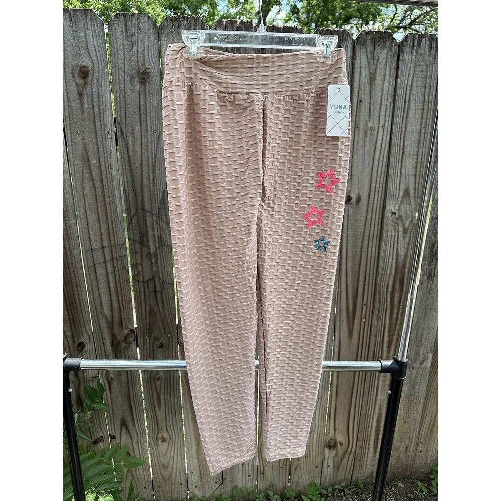 Peach Textured Scrunch Back Leggings with Star Detail – L/XL – Yuna Fashion